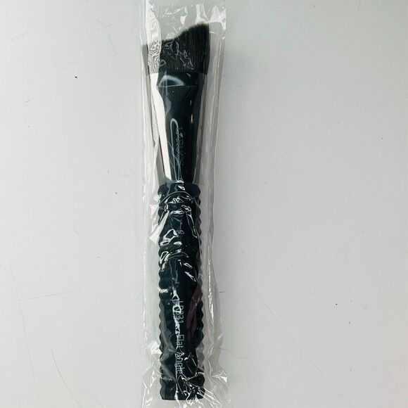 Laruce Flat Angle LR331 Contour Highlighter MakeUp Brush Brush Black Grip New - Picture 1 of 6